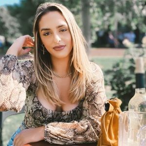 Meet your Posher, Natasha